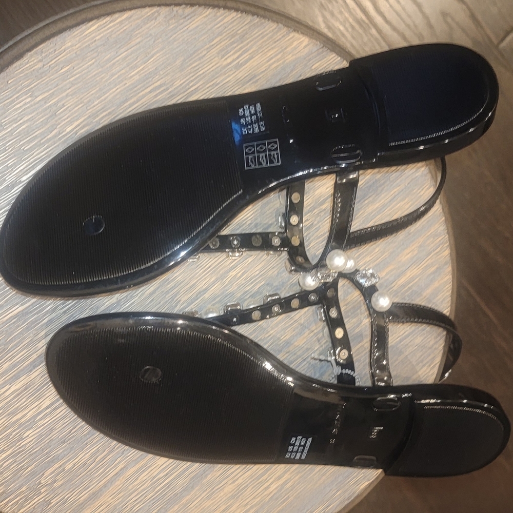 Stuart Weitzman Goldie pearl-embellished sandals - Picture 5 of 5